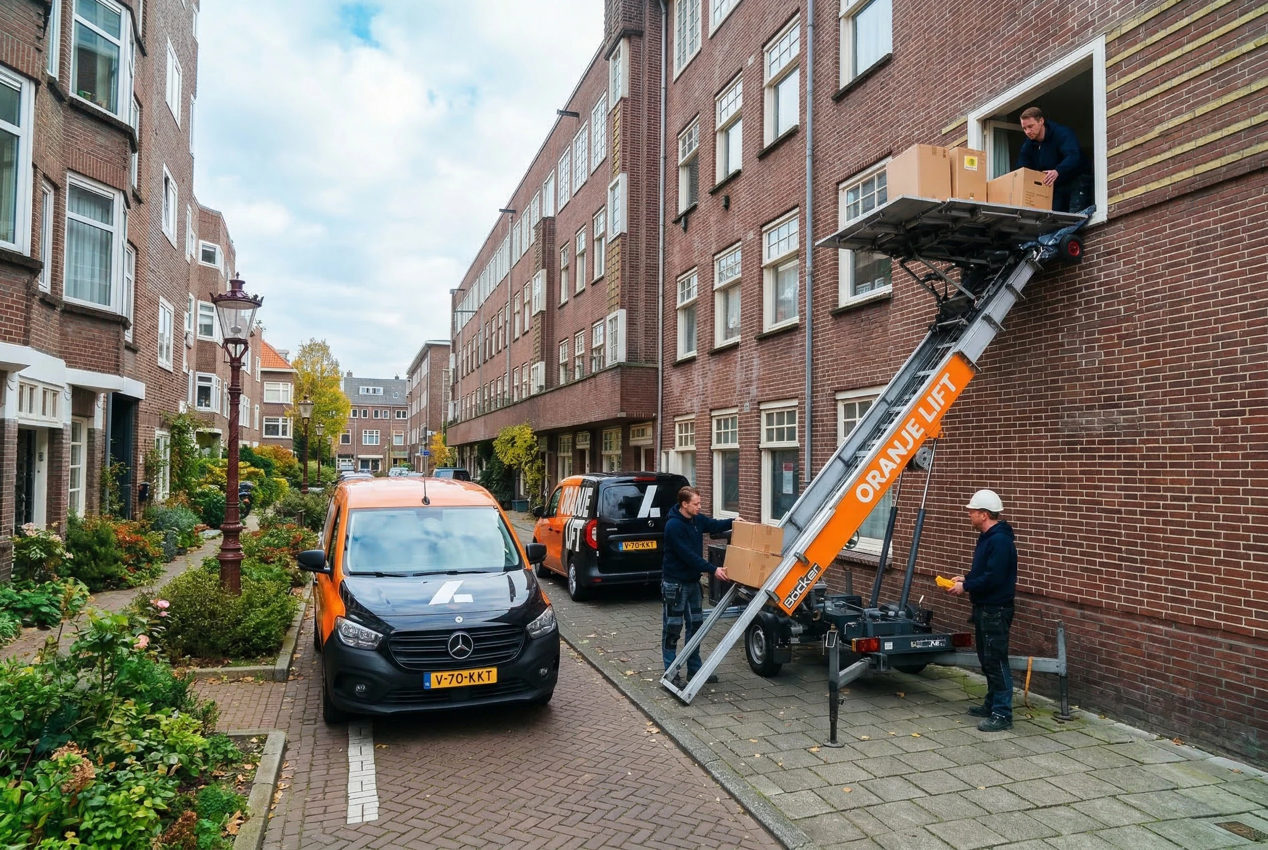 Aanhangerlift geplaatst in een smalle straat in Vlaardingen
